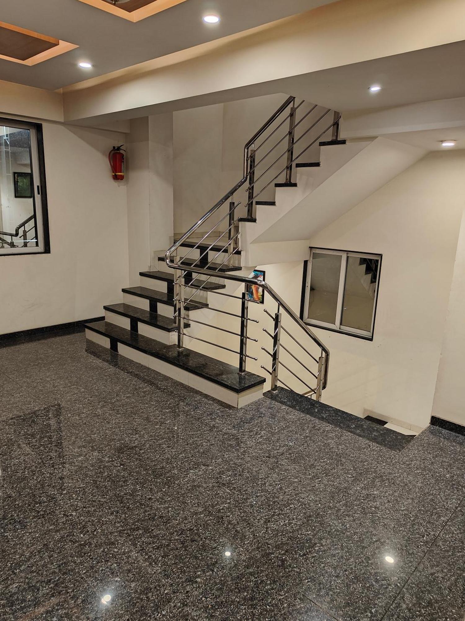 Hotel Sahyog & Rooms Сурат Екстер'єр фото
