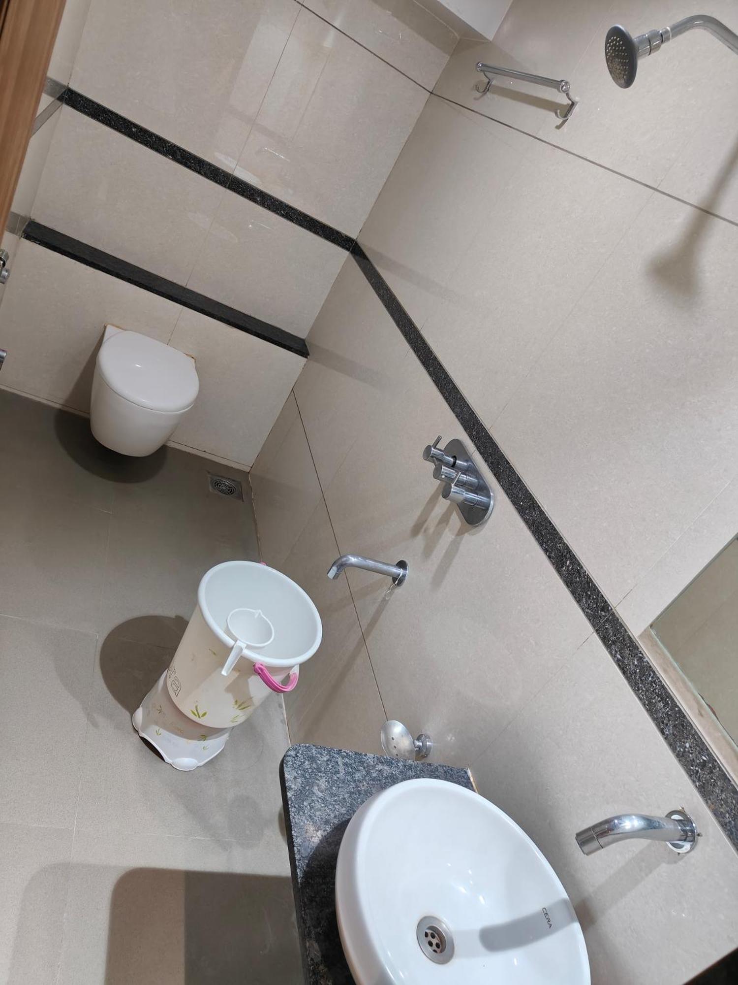 Hotel Sahyog & Rooms Сурат Екстер'єр фото