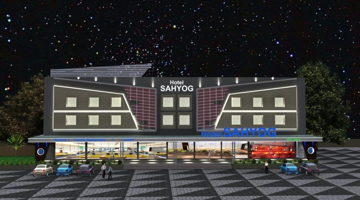 Hotel Sahyog & Rooms Сурат Екстер'єр фото